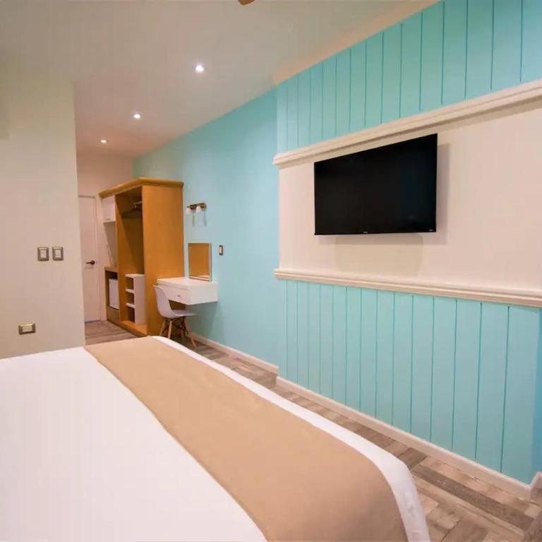 Bartolome Oceanfront Suites - Deluxe Double Room with Balcony - 4