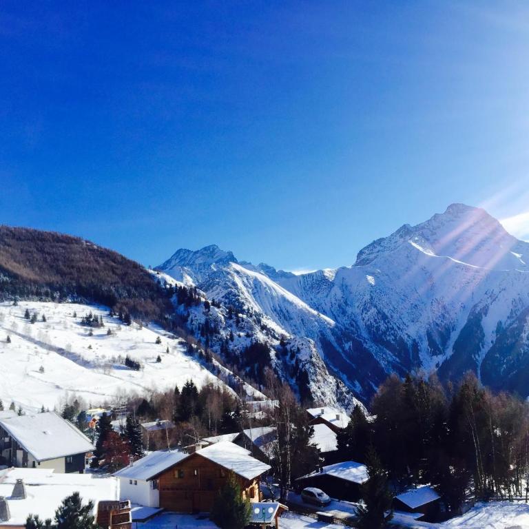 Pied de Piste Ski, Velo à 20 M du Telesiege "Le Diable", Menage Inclus, Possible de louer 2 Apparts, Parking Gratuit, Vue Panoramique - Apartment mit Blick auf die Berge - 4