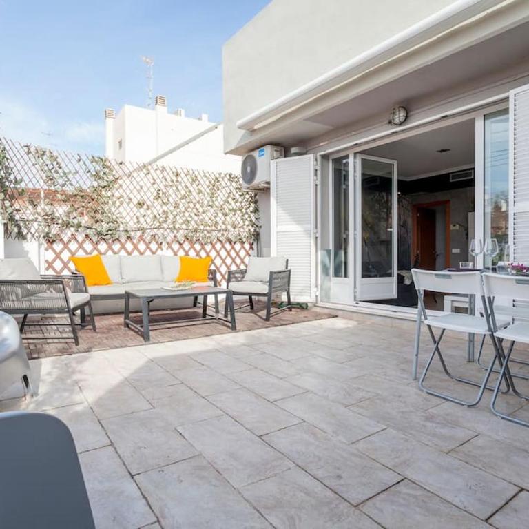 PENTHOUSE on the BEACH - Two-Bedroom Apartment - 4