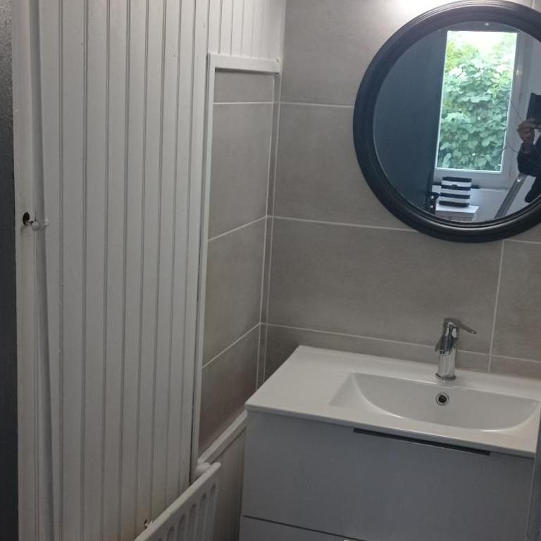 Appart 31 m2 indépendant, Piscine Jardin Direct Gare Aéroport et jardin - One-Bedroom Apartment - 8