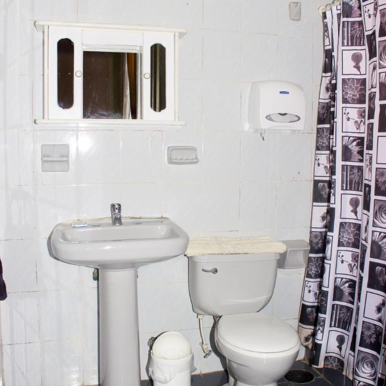 Hostal Residencia Blest Gana - Habitación Familiar (7 adultos) - 4