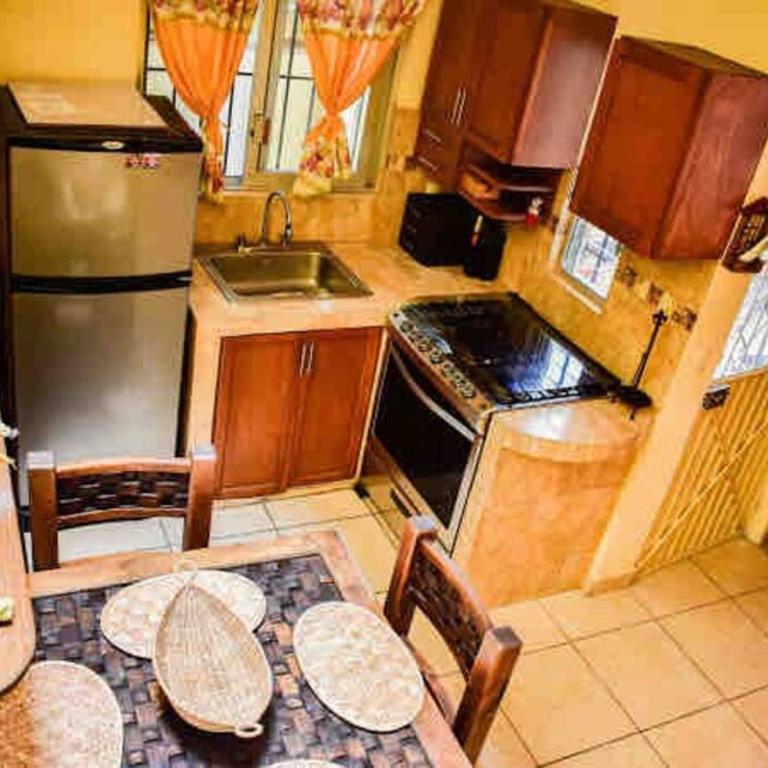 Casita Bonita - Two-Bedroom House - 4