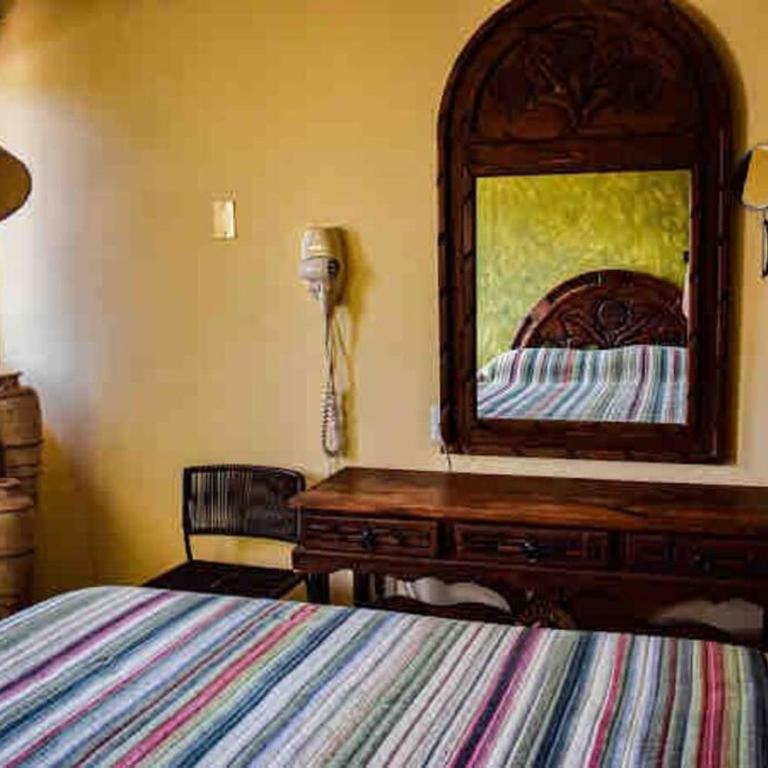 Casita Bonita - Two-Bedroom House - 14