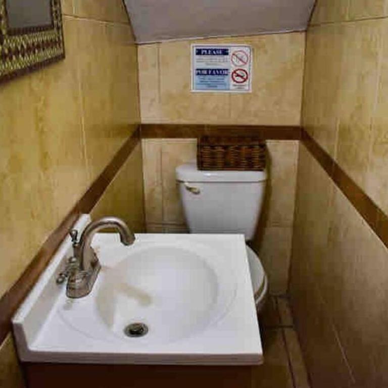 Casita Bonita - Two-Bedroom House - 15