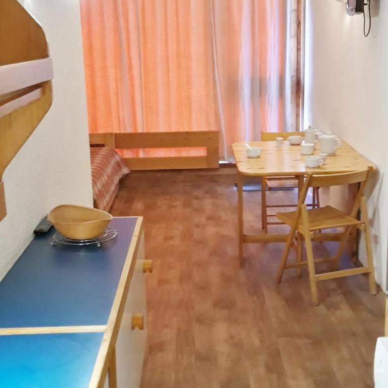 Studio ski aux pieds avec balcon, idéal pour 4 personnes - FR-1-346-471 - Studio - 9