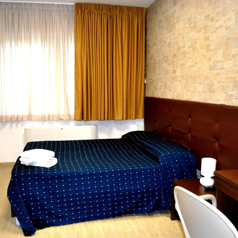 Piazza Dante - Deluxe Room (2 Adults + 1 Child) - 4