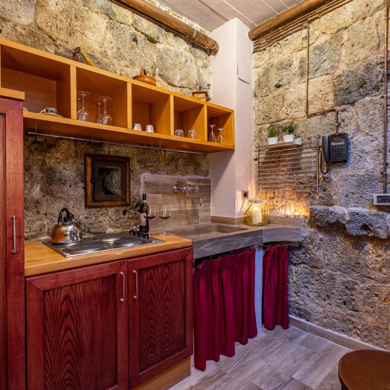 Torre Salvucci Maggiore Medieval Tower Experience - Apartment with Terrace - 27
