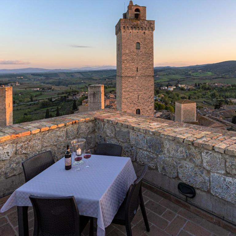 Torre Salvucci Maggiore Medieval Tower Experience - Apartment with Terrace - 2