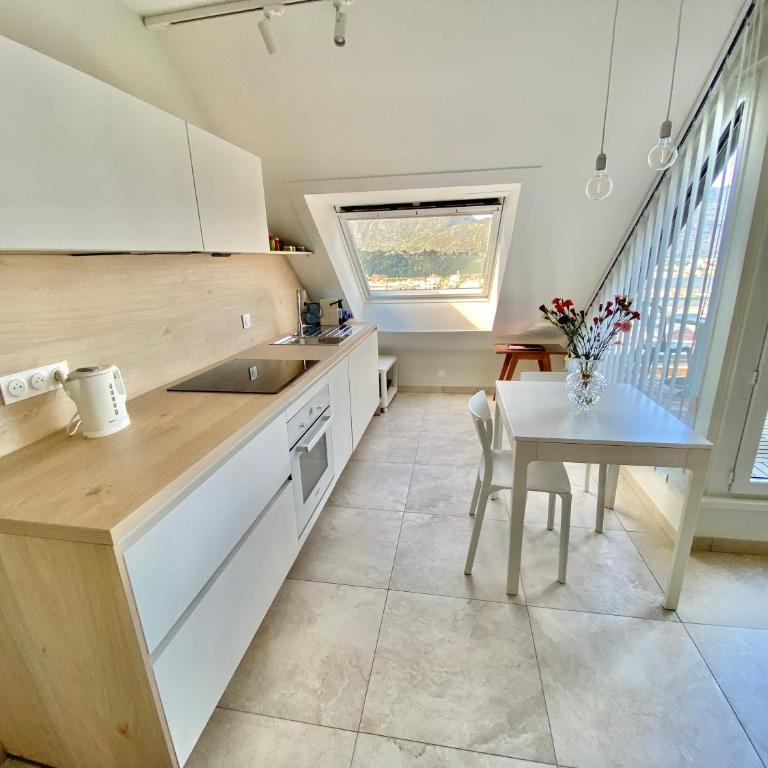 Vue Lac Imprenable et Calme Absolu en Hypercentre Garage Clim Wifi - Apartment mit 1 Schlafzimmer - 7