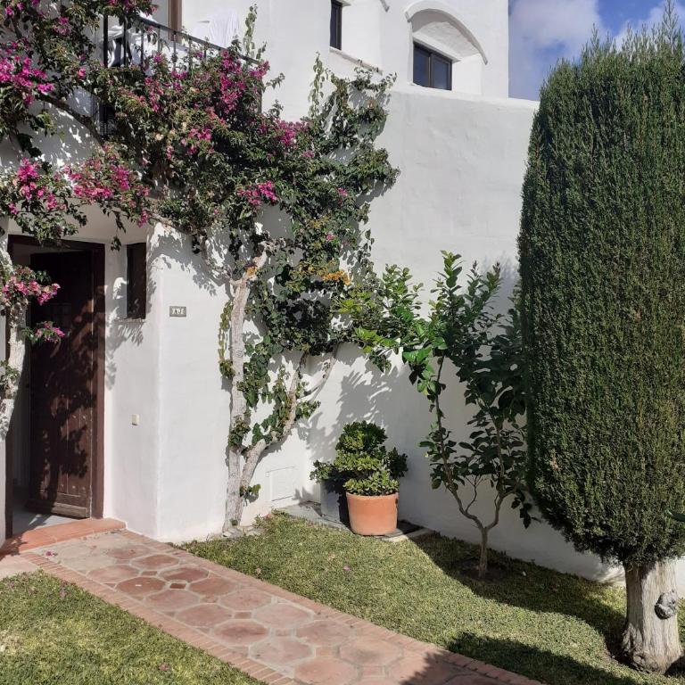 Estepona - Playa - 2 dormitorios con terraza y jardín al lado del mar Jo6 - Apartamento de 2 dormitorios - 21