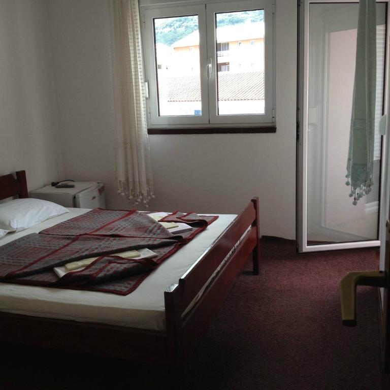 Rooms Kuljic - Dvokrevetna Soba sa Bračnim Krevetom i Zajedničkim Kupatilom - 6