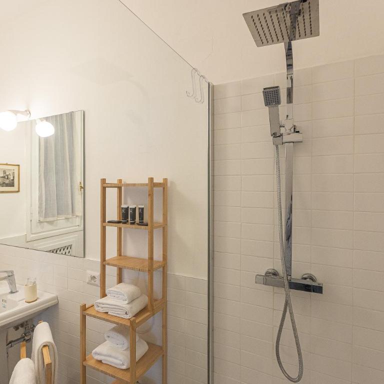 Amazing Historical Apartment - Jewish Ghetto - Two-Bedroom Apartment - 32