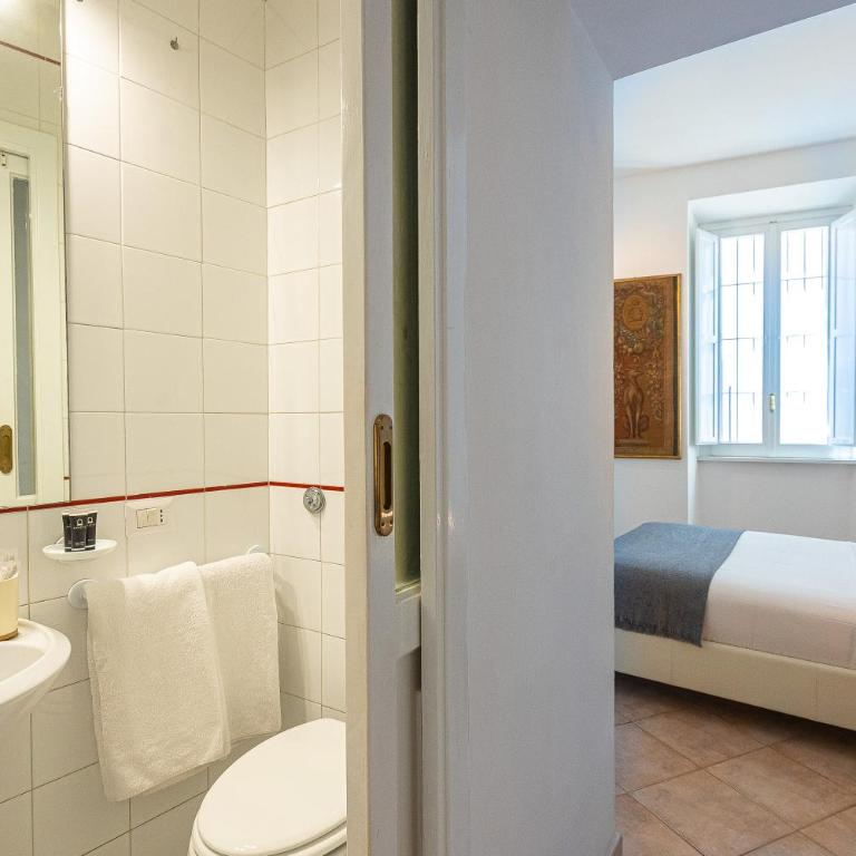 Amazing Historical Apartment - Jewish Ghetto - Two-Bedroom Apartment - 54