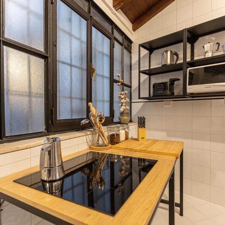 Amazing Historical Apartment - Jewish Ghetto - Two-Bedroom Apartment - 70