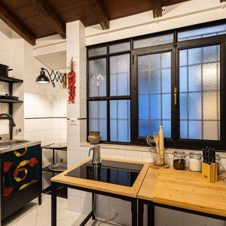 Amazing Historical Apartment - Jewish Ghetto - Two-Bedroom Apartment - 64