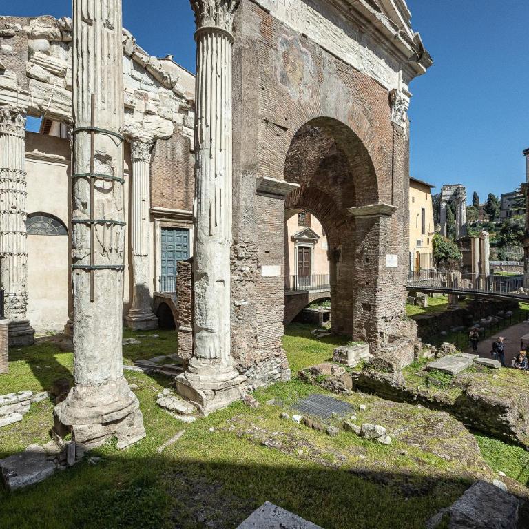 Amazing Historical Apartment - Jewish Ghetto - Two-Bedroom Apartment - 73