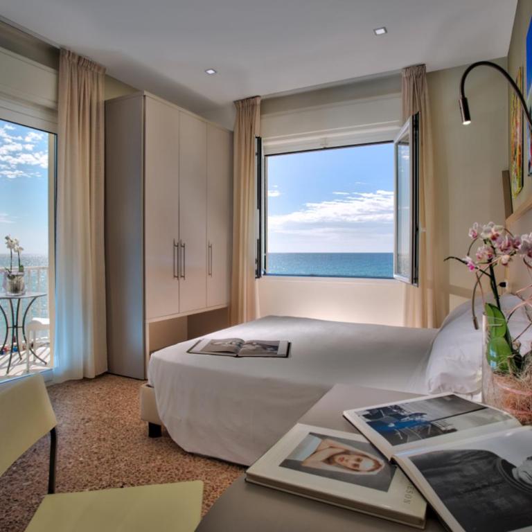 Hotel La Baia - Camera Superior Matrimoniale/Doppia con Letti Singoli con Vista Mare - 3