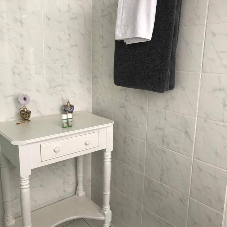 Jolie Chambre proche Centre Ville de Rennes - Chambre Double avec Salle de Bains Privative - 9