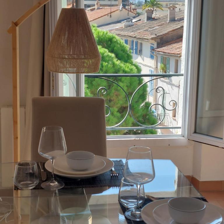Place du Suquet - In the hart of old Cannes - 2 Min Walking distance from Palais de Festivals and Beaches - Apartment mit 2 Schlafzimmern - 19