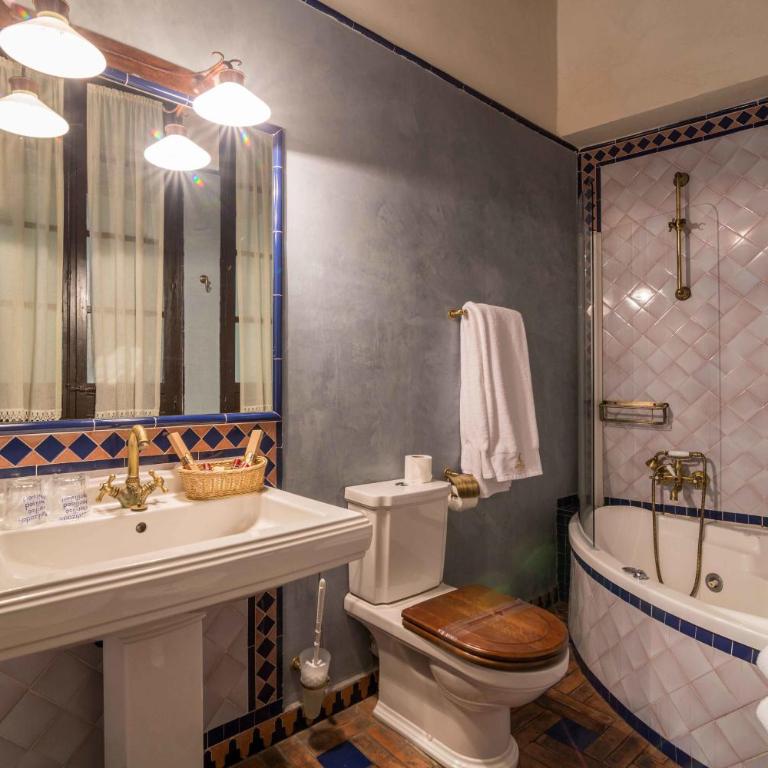 Palacio de Mariana Pineda - Junior Suite with Alhambra Views - 11