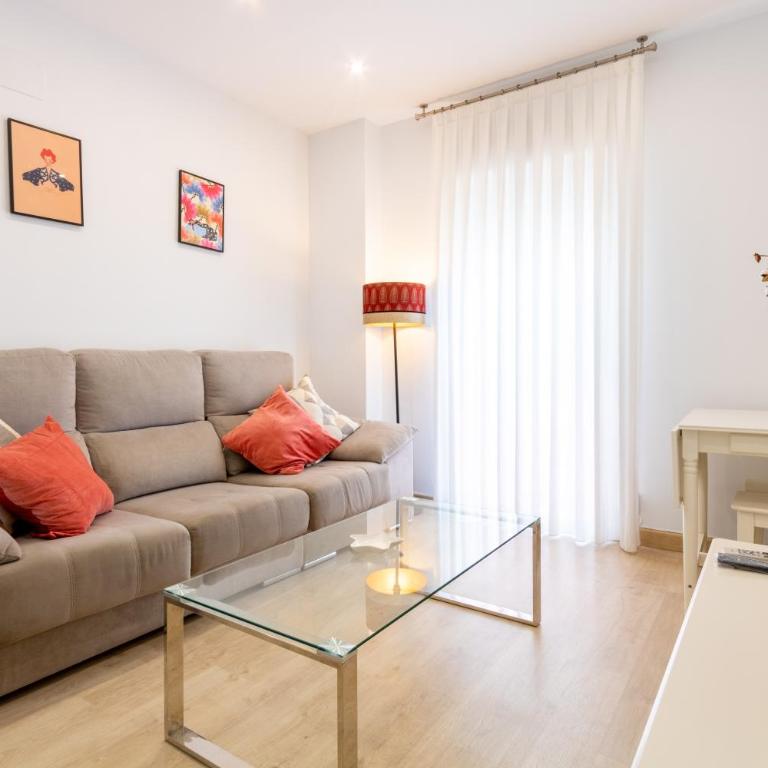 Charming 2 Bedroom Apartment Triana Bridge By OCityzen - Apartamento de 2 dormitorios - 1