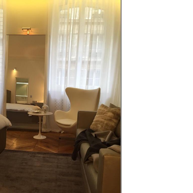 Cirque Deluxe Studio Apartment - Studio - 12