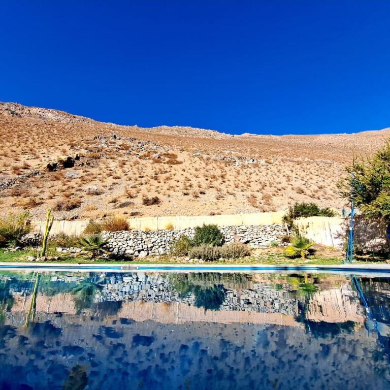Reset Elqui - Habitación con cama extragrande y vistas a la montaña - 27