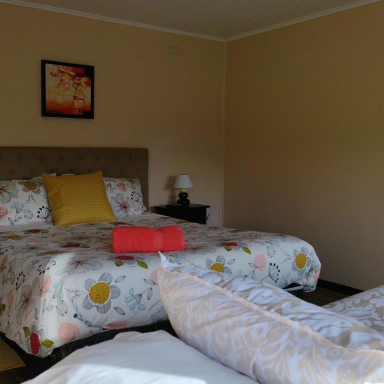 Hospedaje Familiar El Encanto - Habitación Doble con cama supletoria - 4