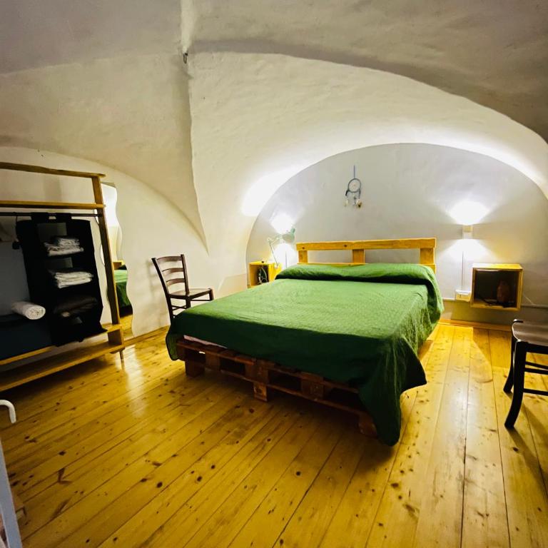 Antony’s Home - Triple Room with Shared Bathroom - 1