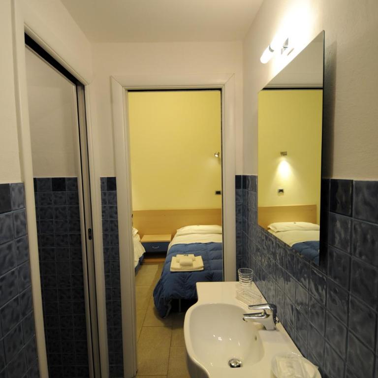 Affittacamere del Golfo e delle 5 Terre - 2 Camere Matrimoniali Comunicanti - 5