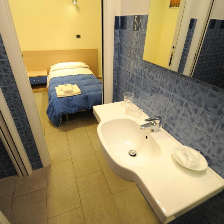 Affittacamere del Golfo e delle 5 Terre - 2 Camere Matrimoniali Comunicanti - 7