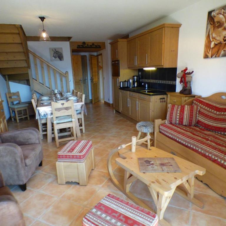 Duplex 4 pièces avec piscine intérieure, parking, 8 pers, proche Les Saisies - FR-1-594-303 - Appartement - 1