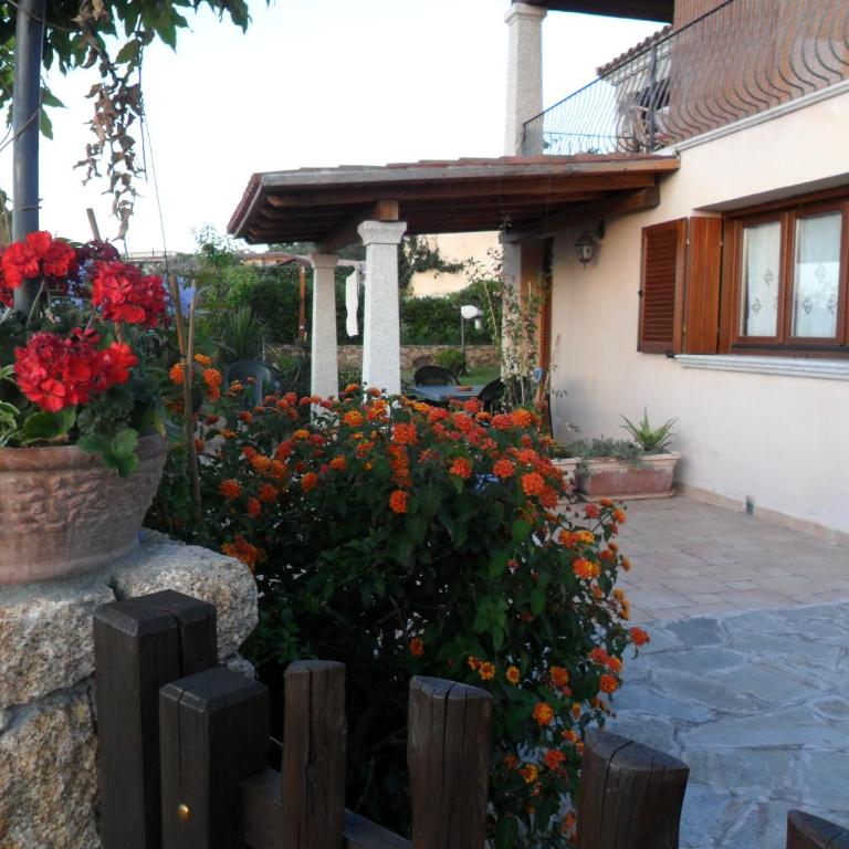 Villa Pietra Rossa - Appartamento con 2 Camere da Letto e Patio - 14
