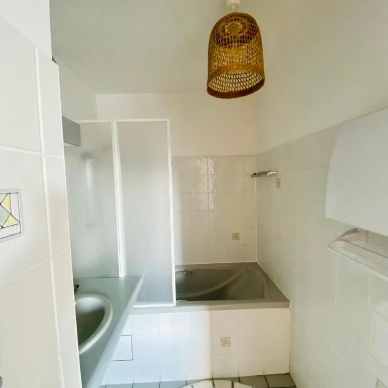 Appartement Saint Claude - Centre Port - Appartement 1 Chambre - 5