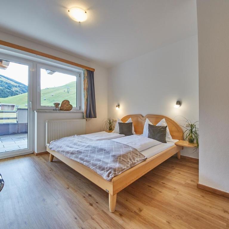 Am Zwölferkogel Appartements - Apartment mit Blick auf die Berge - 4