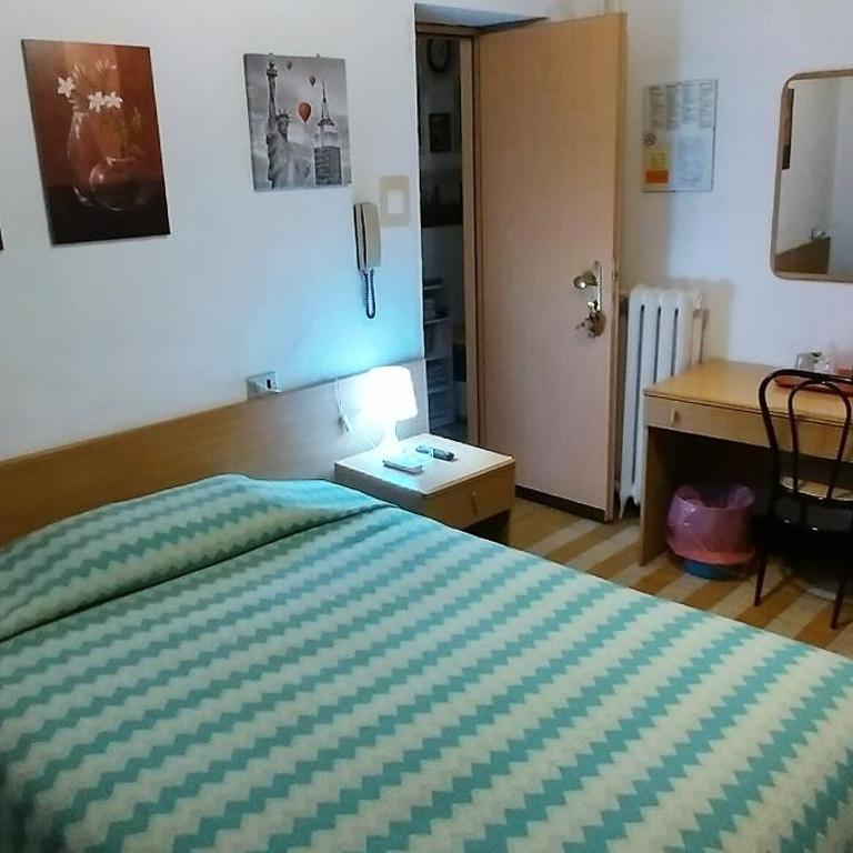 Hotel Major - Camera Singola con Bagno Privato - 4