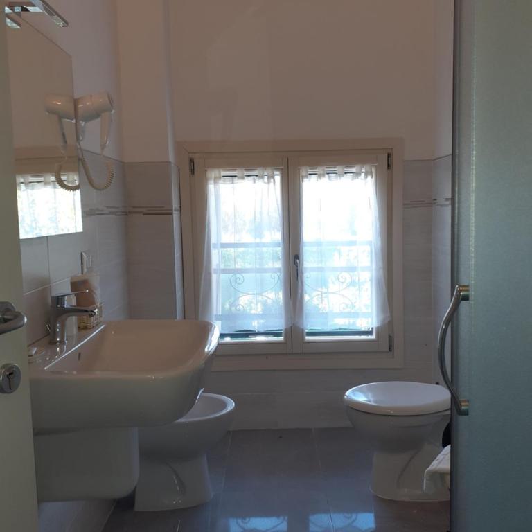 Royal Room & Breakfast - Camera Singola con Bagno Privato - 5
