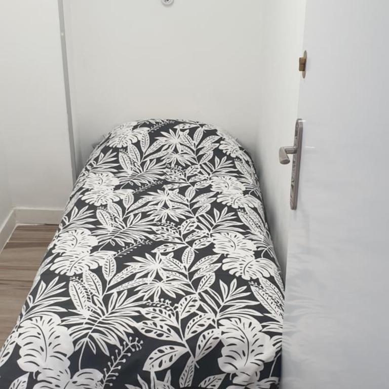 Spacious Apartment Madrid - Metro Barrio del Pilar - Three-Bedroom Apartment - 3