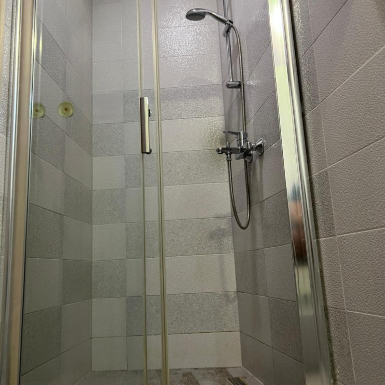 Apartments Solis - Studio Apartment with Queen Bed - 2