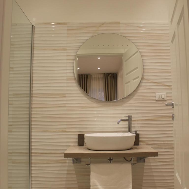 B&B San Luca - Camera Matrimoniale con Bagno Privato - 7