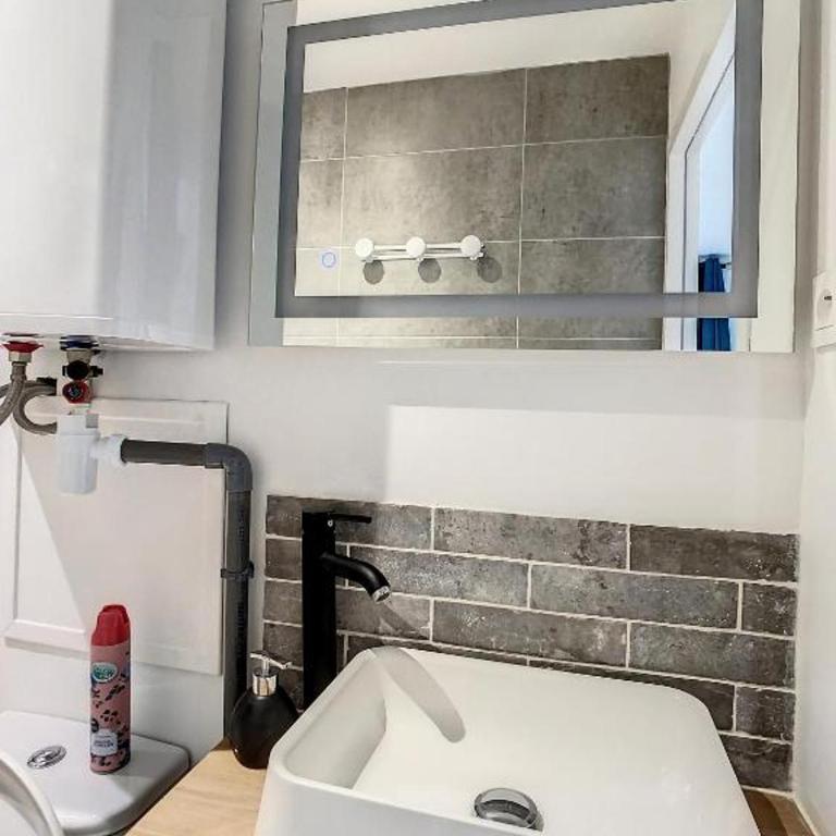 STUDIO COSY HYPER CENTRE GARE AMIENS WIFI NETFLIX 2 PERS - Appartement 1 Chambre - 9
