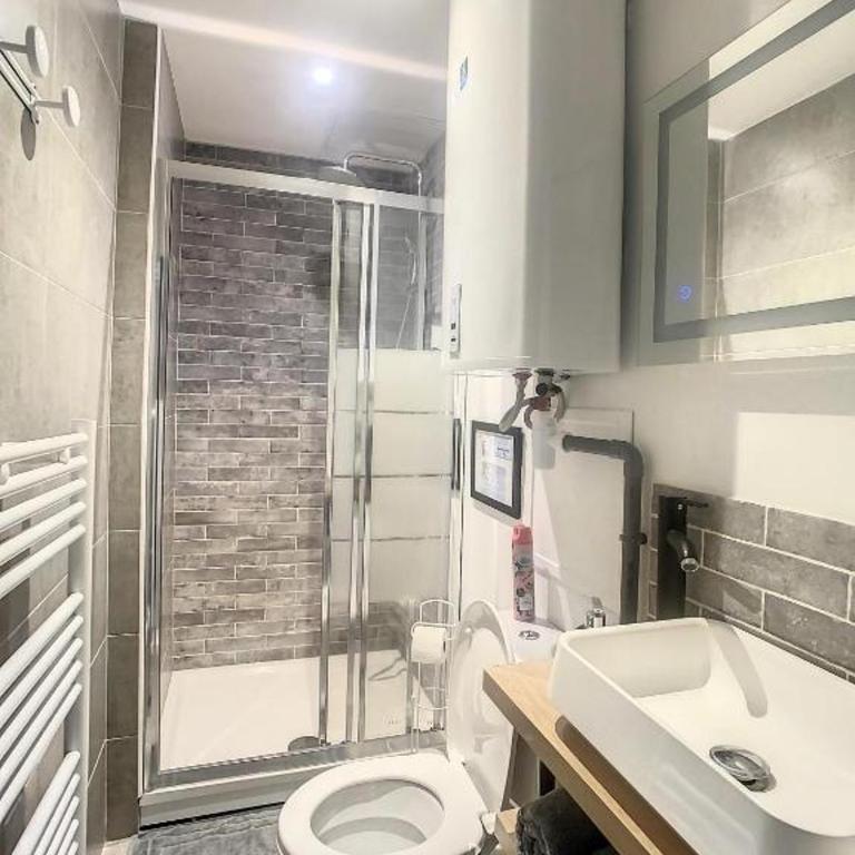 STUDIO COSY HYPER CENTRE GARE AMIENS WIFI NETFLIX 2 PERS - Appartement 1 Chambre - 11