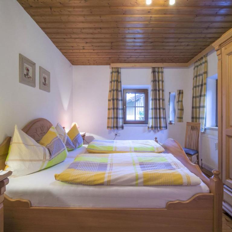 Apartment in Fügen near Hochzillertal Skiing - Apartment mit 2 Schlafzimmern - 4