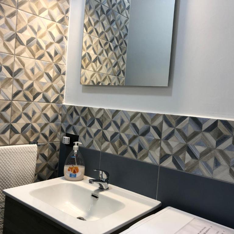 La Casa di Antonella - Appartamento con 2 Camere da Letto - 8