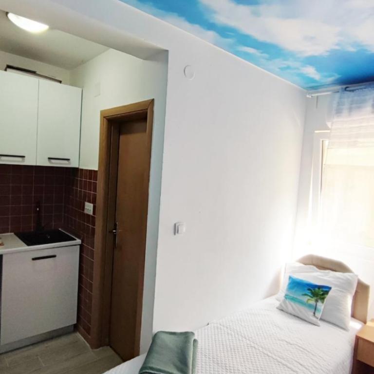 Mini Candy central location Bečići - One-Bedroom Apartment - 14