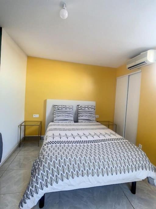 SUPERBE STUDIO HYPER CENTRE TOUT ÉQUIPÉ WIFI NETFLIX 2PERS - One-Bedroom Apartment - 7