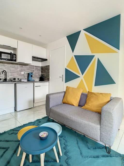 SUPERBE STUDIO HYPER CENTRE TOUT ÉQUIPÉ WIFI NETFLIX 2PERS - One-Bedroom Apartment - 14