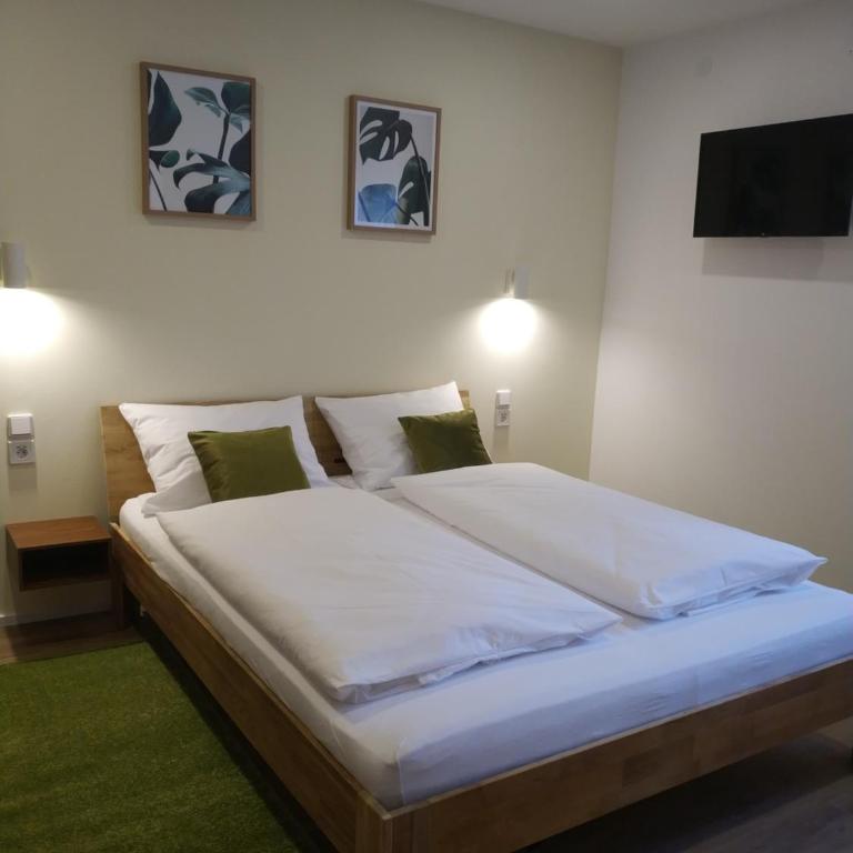 Gästehaus Moser - Doppelzimmer mit eigenem Bad - 1