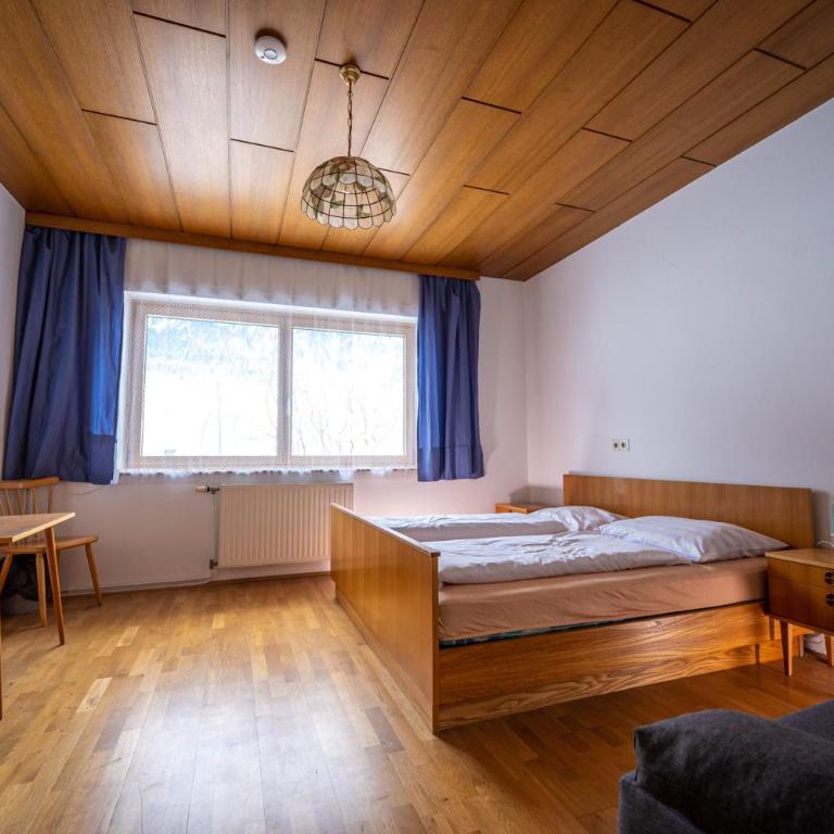 Sonnenhaus - Camera Quadrupla Economy con Bagno in Comune - 10
