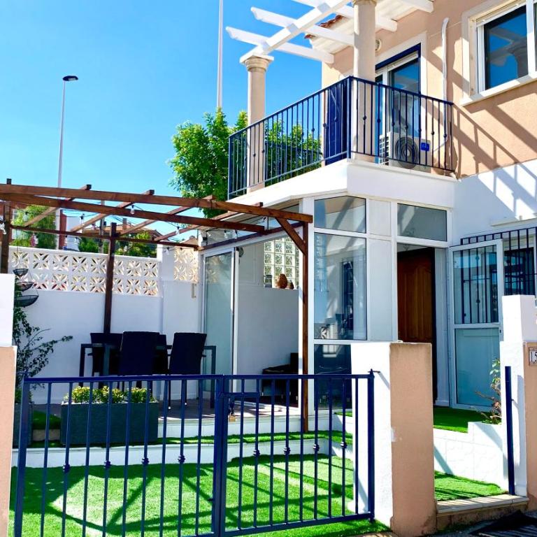 AP10 Vista Bahia 2 Piscina Jardin y Solarium - Two-Bedroom Apartment - 18